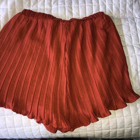 super super cute flowy shorts!! WORN ONCE - Picture 2 of 4